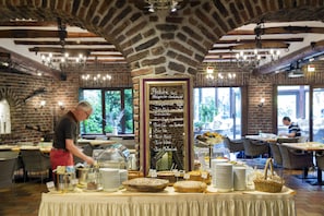 Petit-déjeuner buffet compris tous les jours