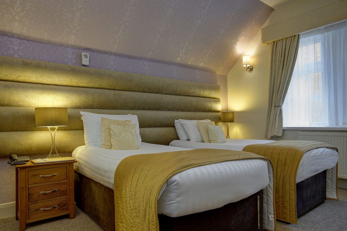 in-room safe, individually decorated, individually furnished, desk