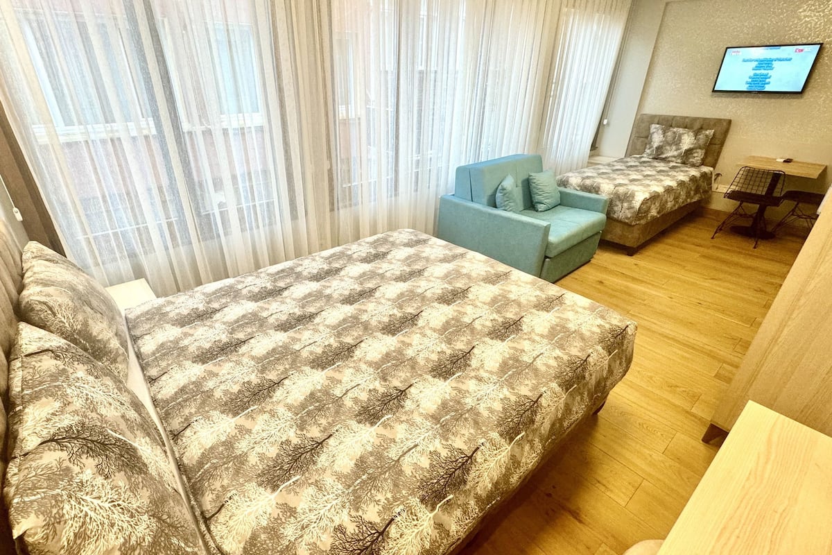 1 bedroom, Egyptian cotton sheets, premium bedding, minibar