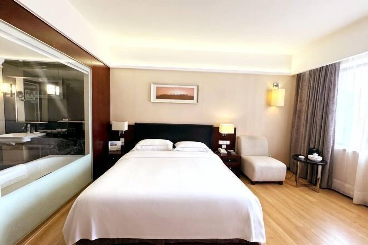 Couette en duvet d'oie, coffres-forts dans les chambres, bureau