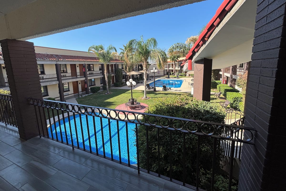 Colonial Sencilla, Internal View | Desk, soundproofing, iron/ironing board, free WiFi