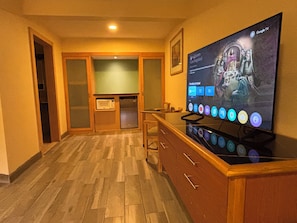 Junior Suite | Desk, free WiFi, bed sheets - Hotel Colonial Ciudad Juarez (Ciudad Juárez)