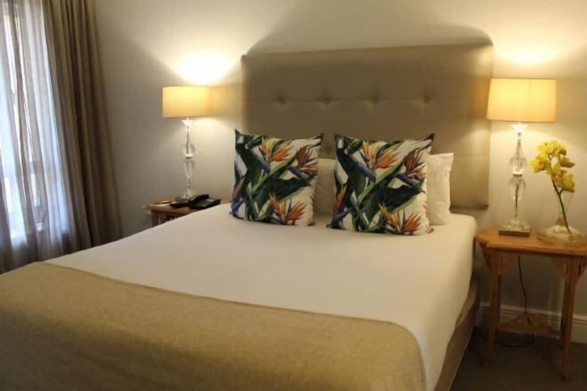 Premium bedding, Tempur-Pedic beds, in-room safe, desk