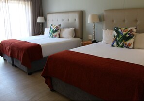 Premium bedding, Tempur-Pedic beds, in-room safe, desk