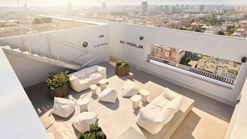 Bar junto a la piscina