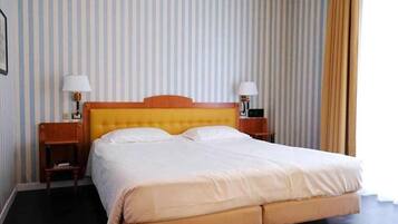 Minibar, in-room safe, alarm clocks