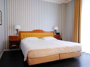 Minibar, in-room safe, alarm clocks