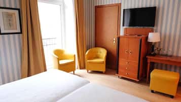 Minibar, in-room safe, alarm clocks