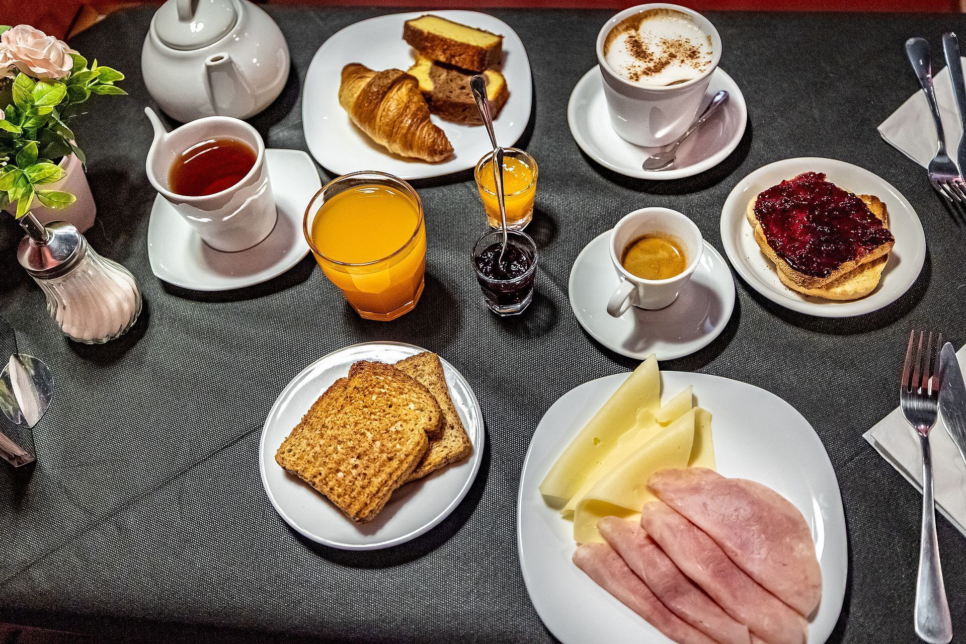 Breakfast area