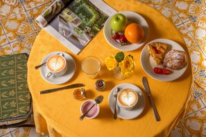 Daily continental breakfast for a fee - Hotel Villa Grazioli (Rome)