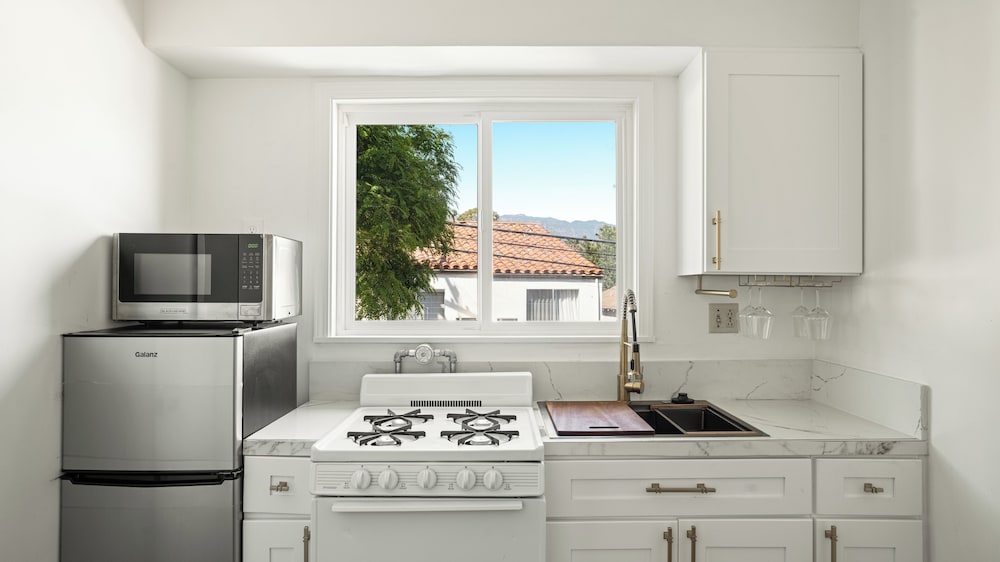 Pacific Crest Hotel by null