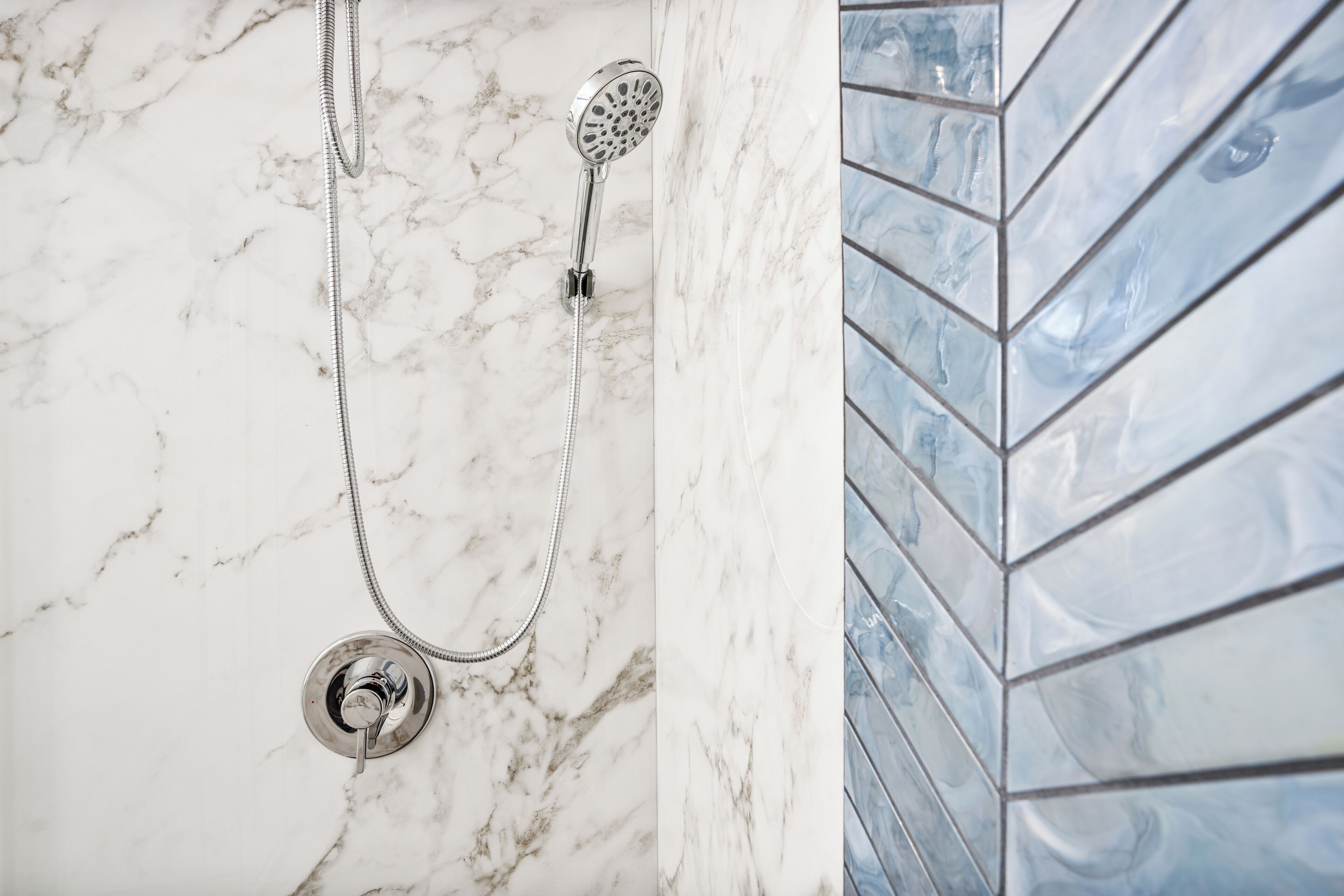 room, 1 queen bed | bathroom | shower, hydromassage showerhead, hair dryer, towels