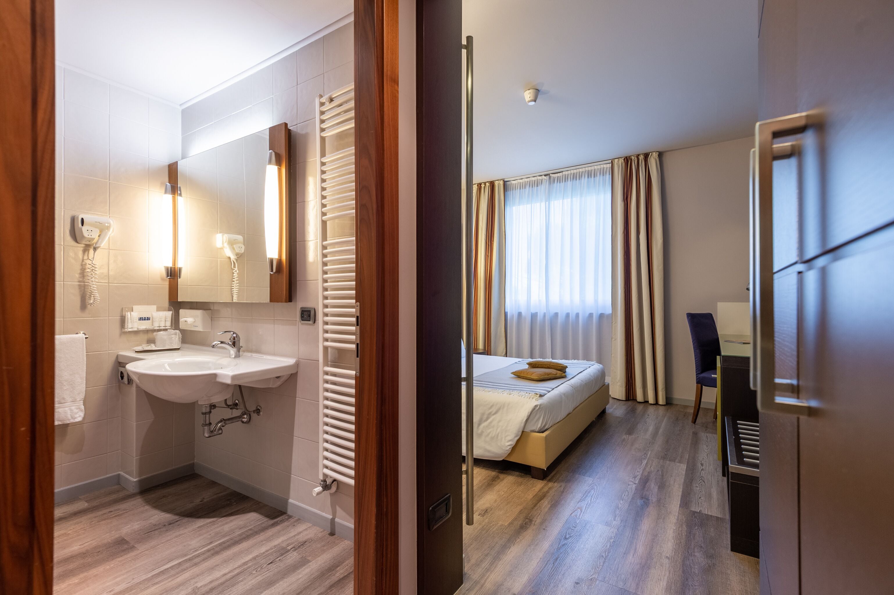 superior double room | bathroom | shower, free toiletries, hair dryer, bidet
