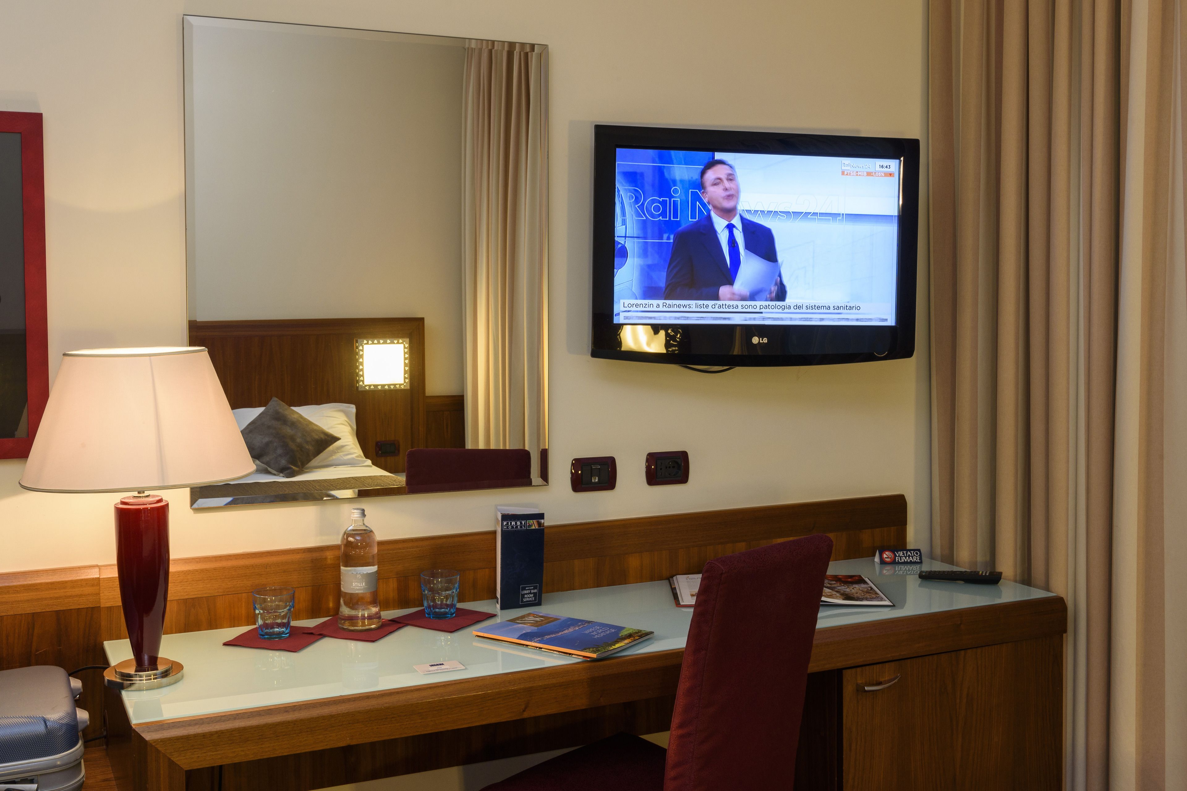 1 bedroom, premium bedding, down duvets, minibar