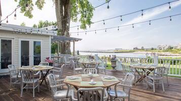 Lunch, dinner served; local cuisine, sea views