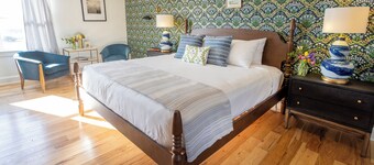 Breakwater Inn