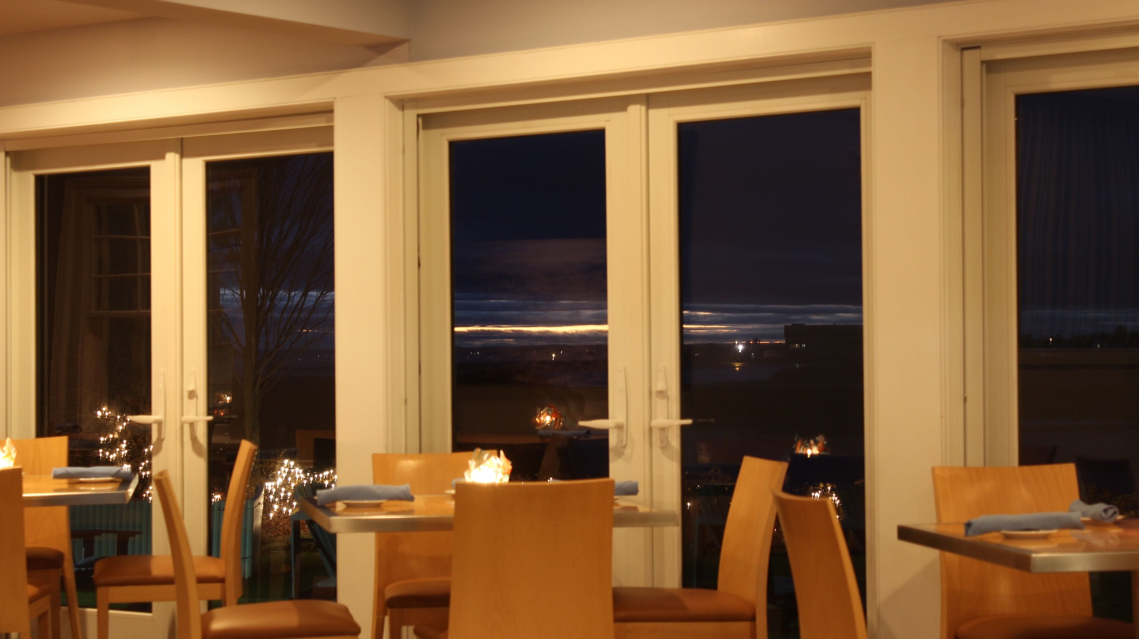 lunch, dinner served; local cuisine, sea views