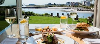 Breakwater Inn