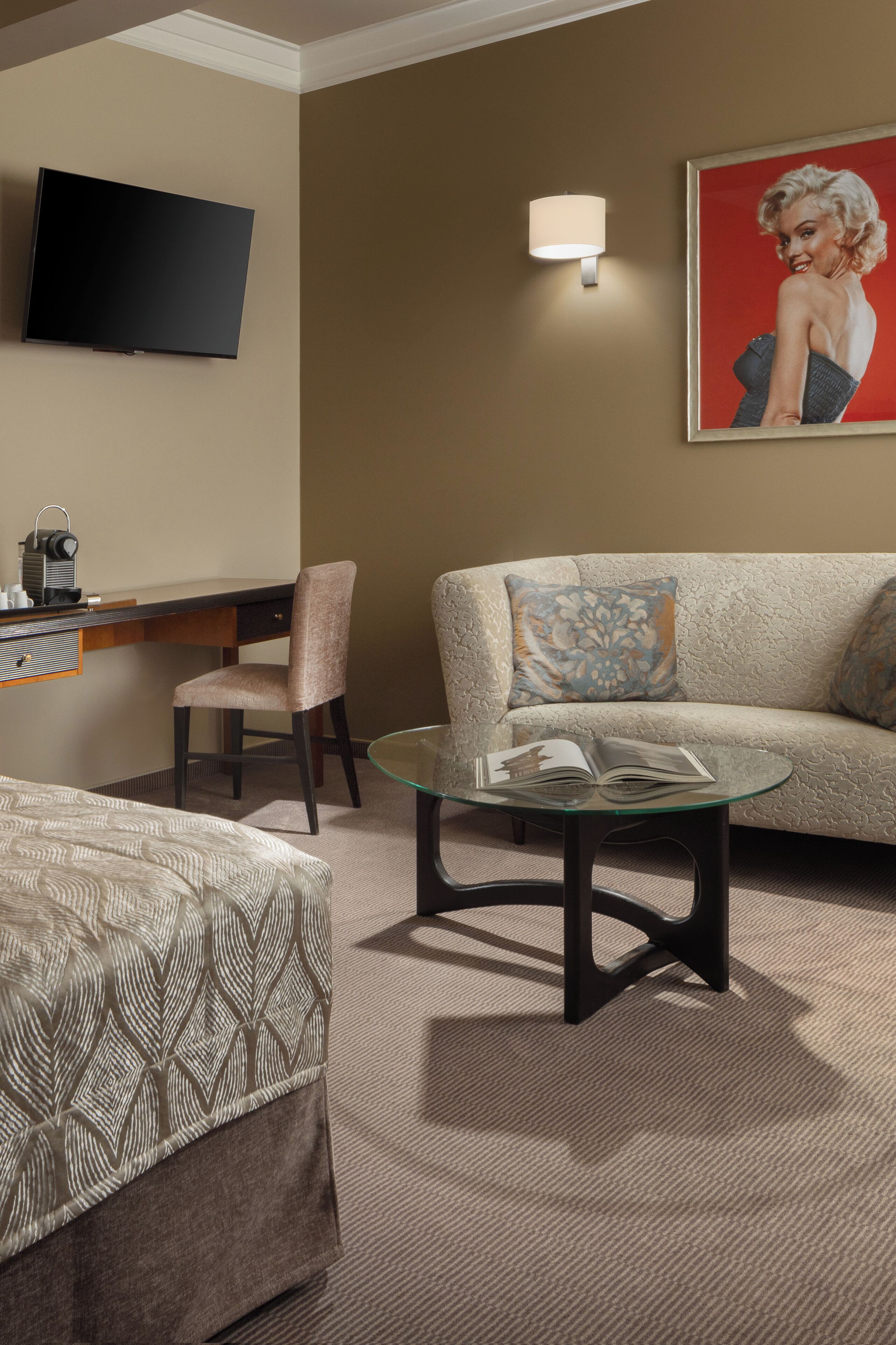 deluxe room | 1 bedroom, premium bedding, select comfort beds, minibar