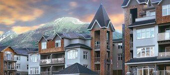 Windtower Lodge and Suites