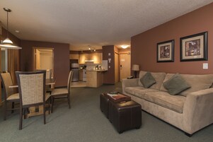 Traditional Suite, 2 Twin Beds | Pillowtop beds, free WiFi, bed sheets