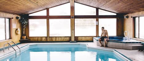 Indoor pool, seasonal outdoor pool, sun loungers
