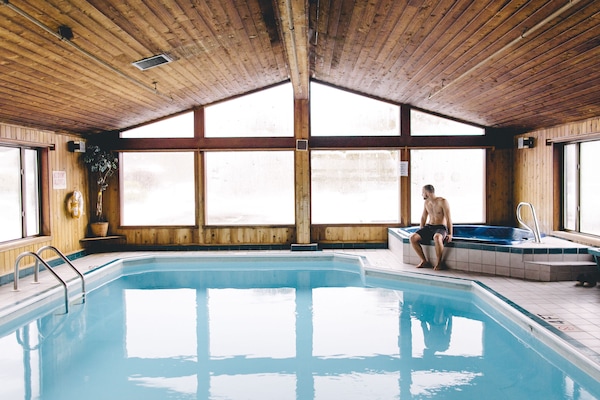 Indoor pool, seasonal outdoor pool, sun loungers