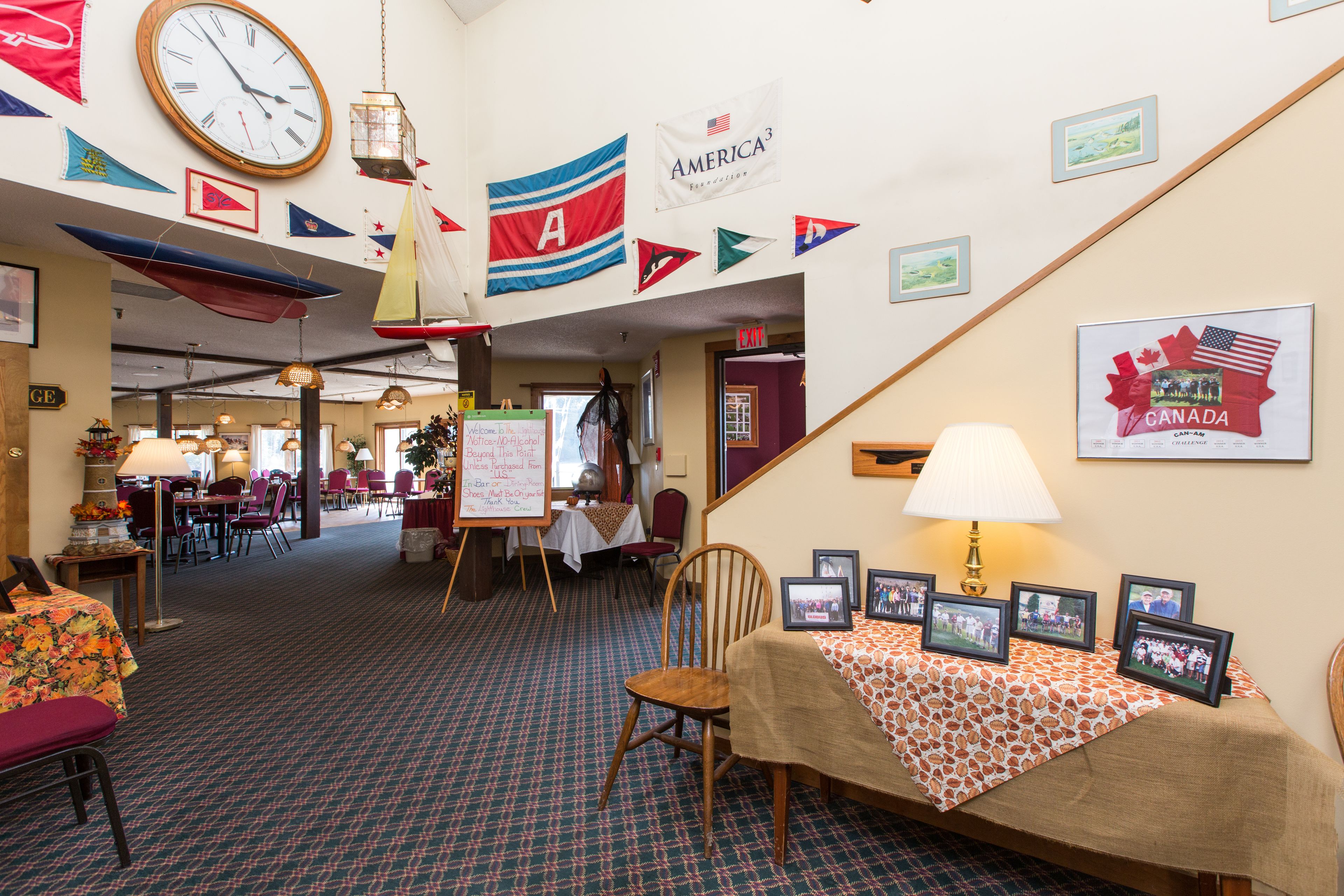 Photo - Commodores Inn