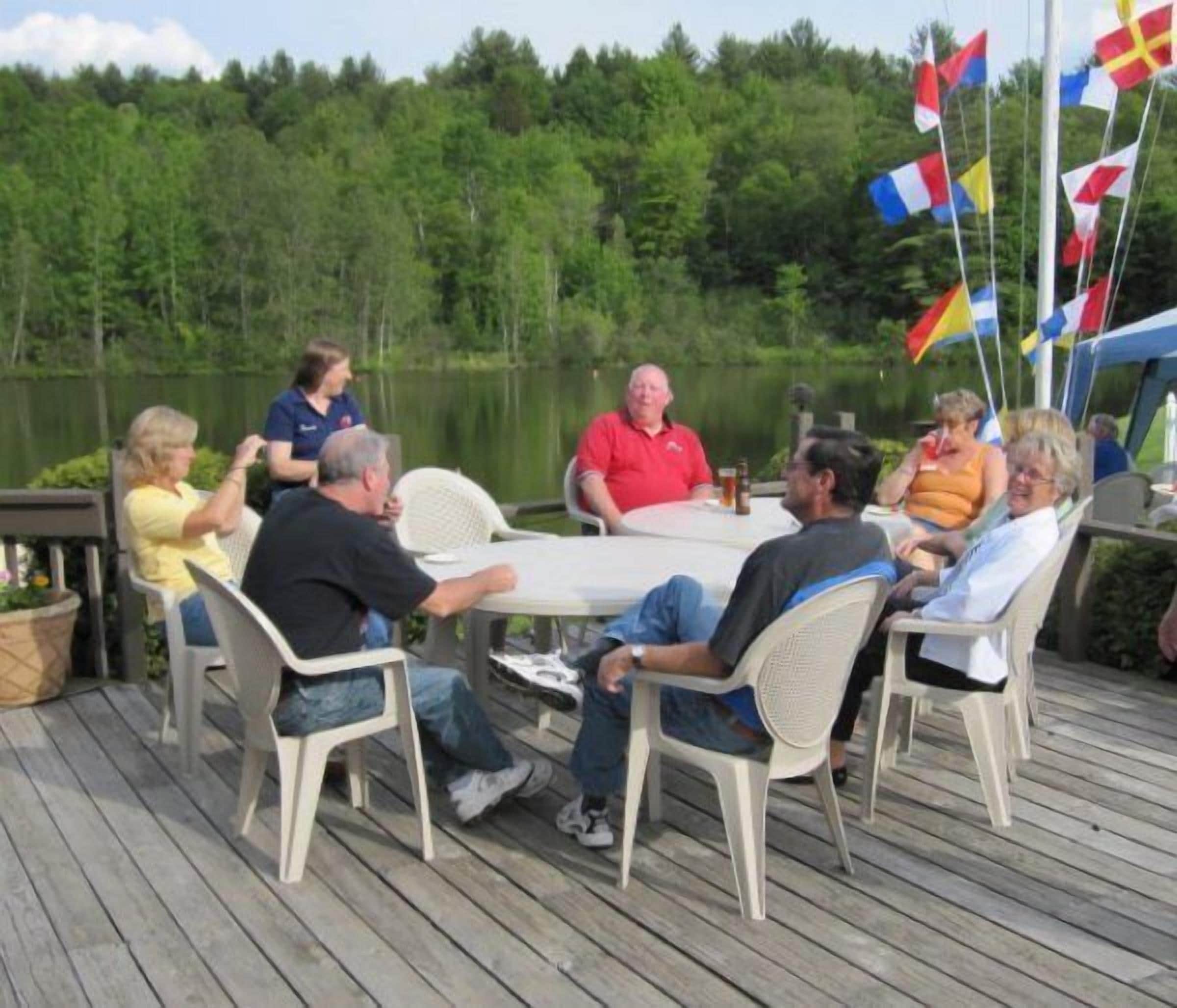 Photo - Commodores Inn