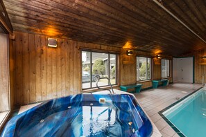 Indoor spa tub