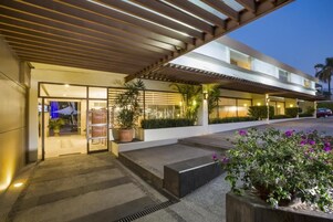 Fachada de la propiedad