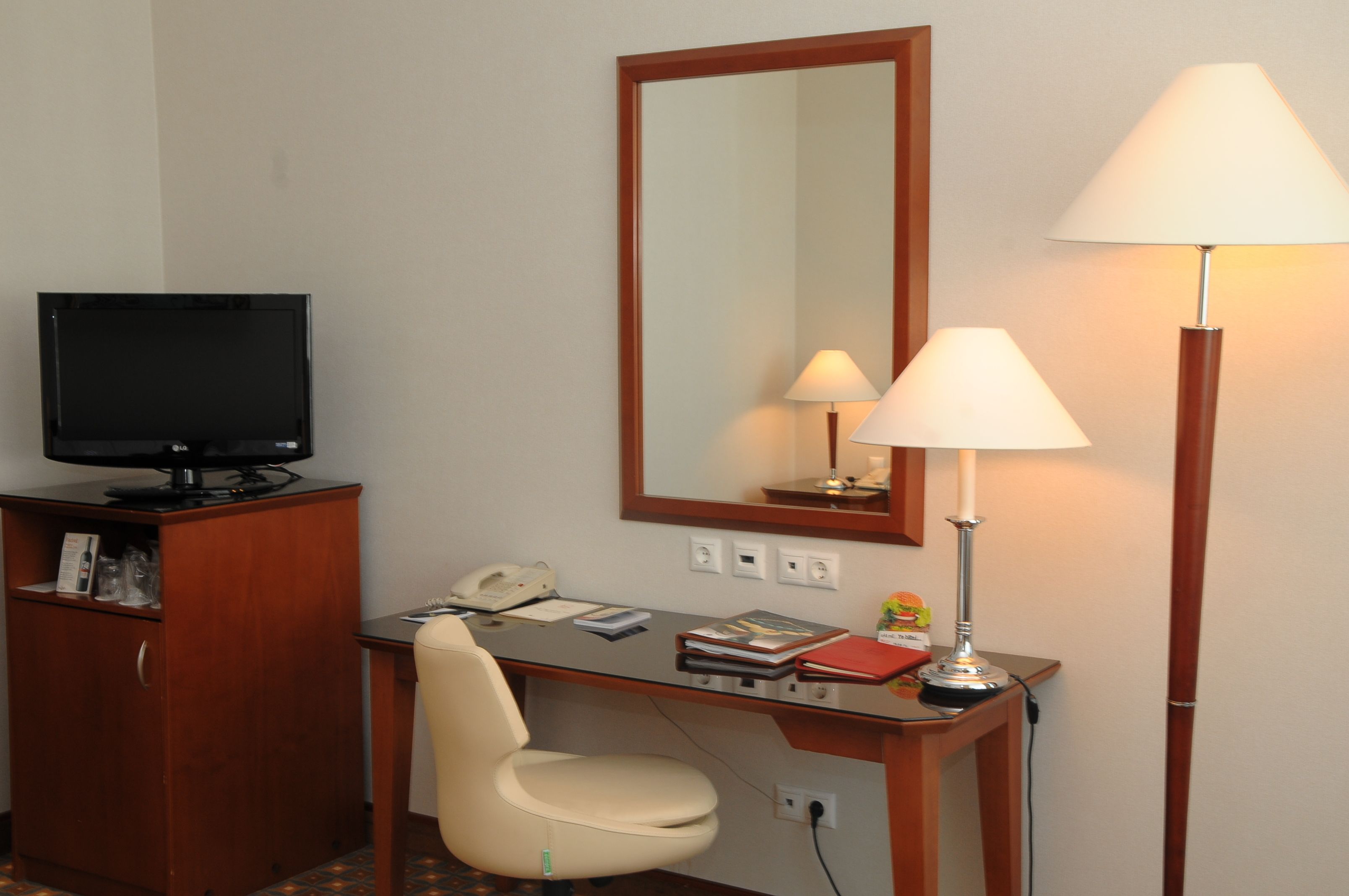 in-room business centre