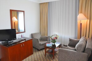 Hochwertige Bettwaren, Minibar, Zimmersafe, individuell eingerichtet