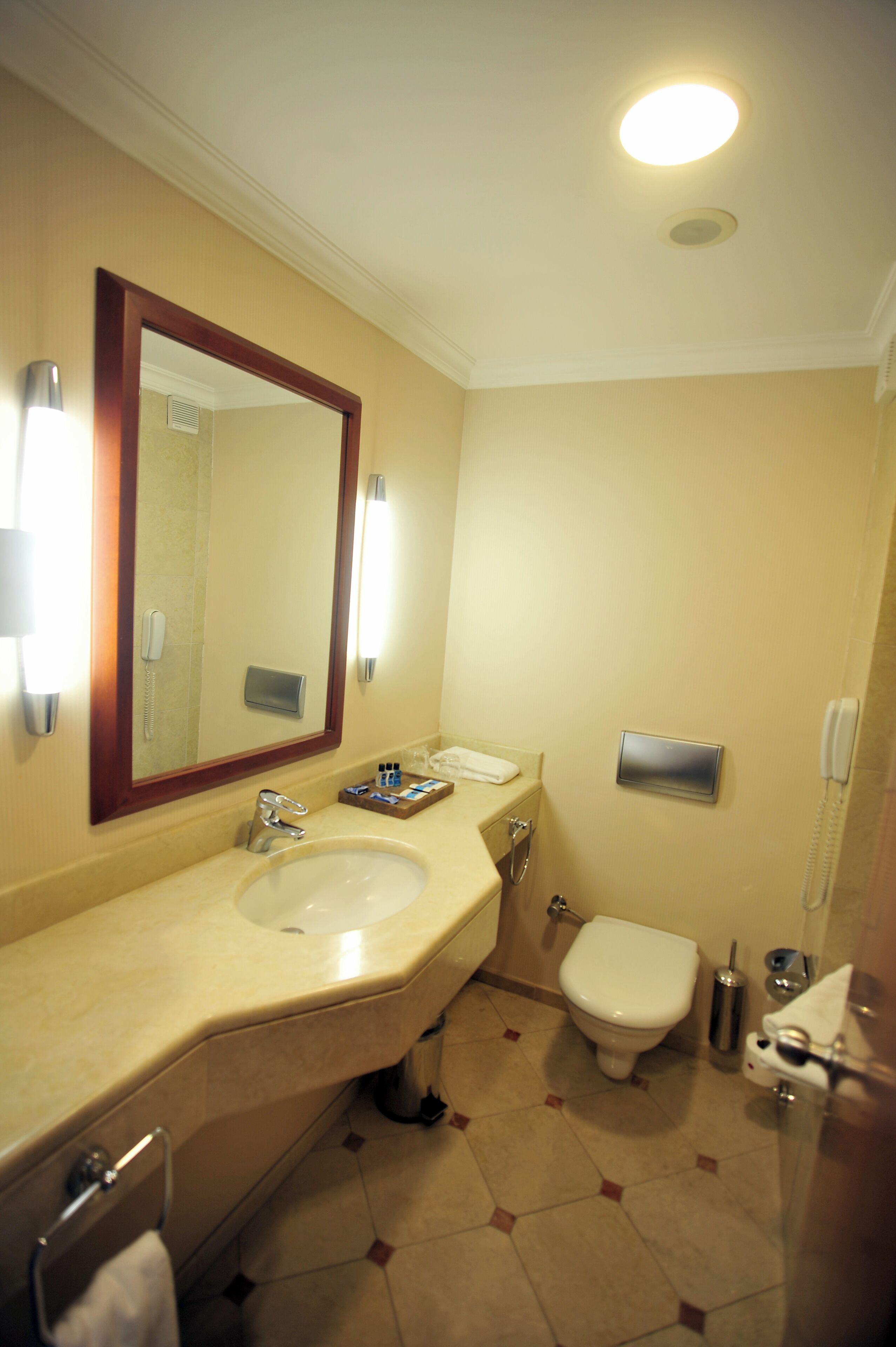 combined shower/bathtub, deep-soaking bathtub, rainfall showerhead