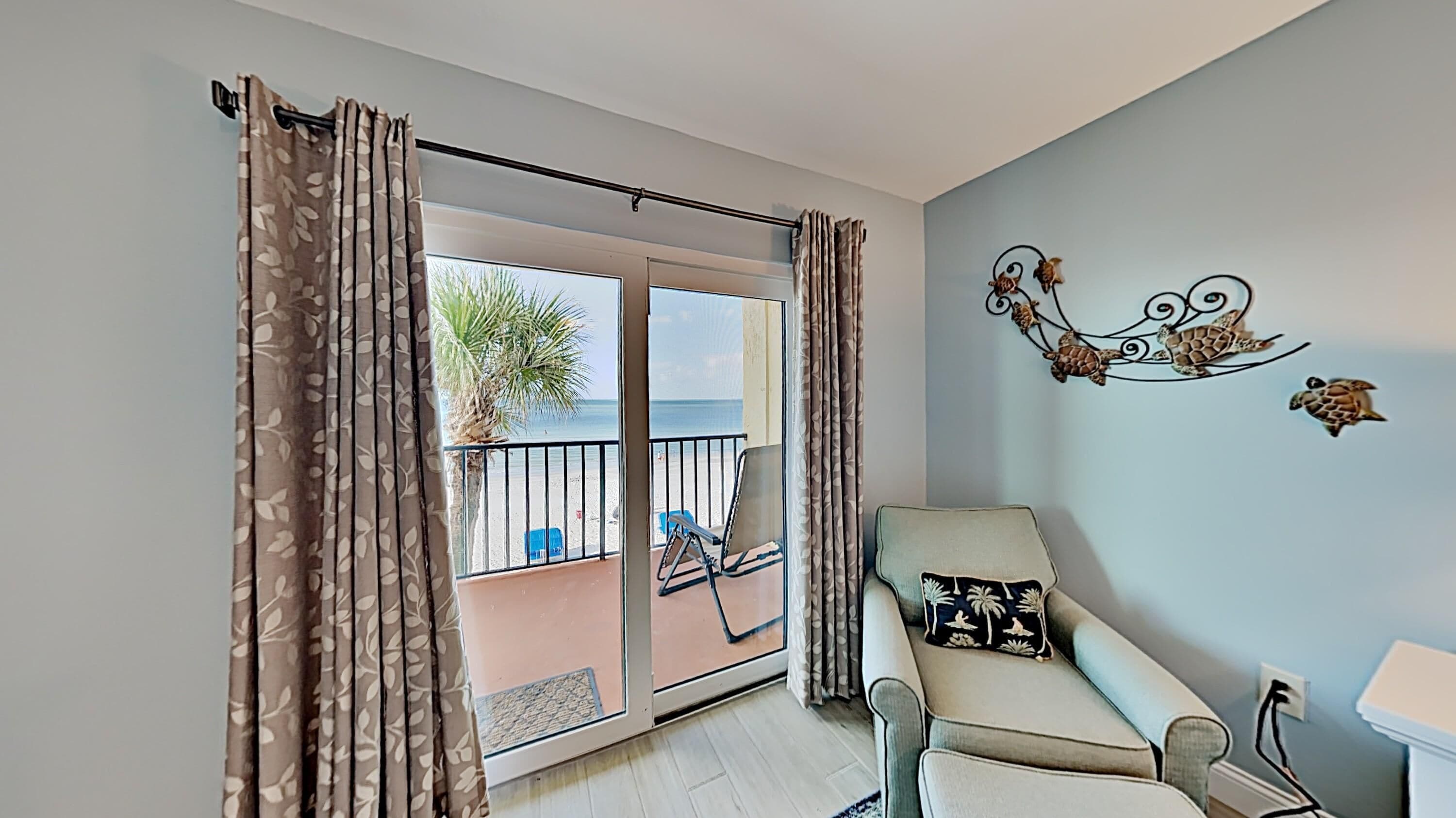 Condo, 3 Bedrooms, Kitchen, Beach View | Living area | TV