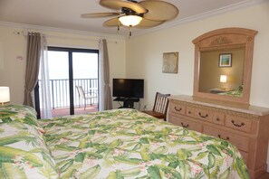 Kondominium, 3 kamar tidur, dapur, pemandangan pantai | 1 kamar tidur dan didekorasi berbeda-beda