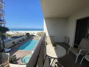 2 bedrooms, individually decorated, individually furnished