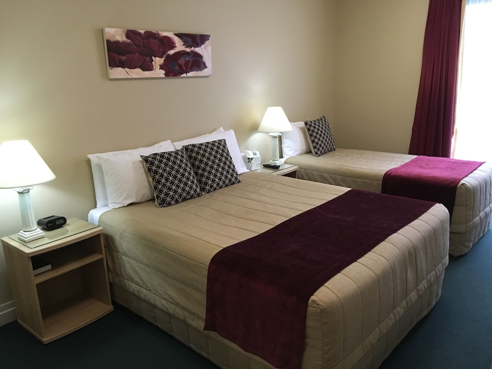 Motel On York by null