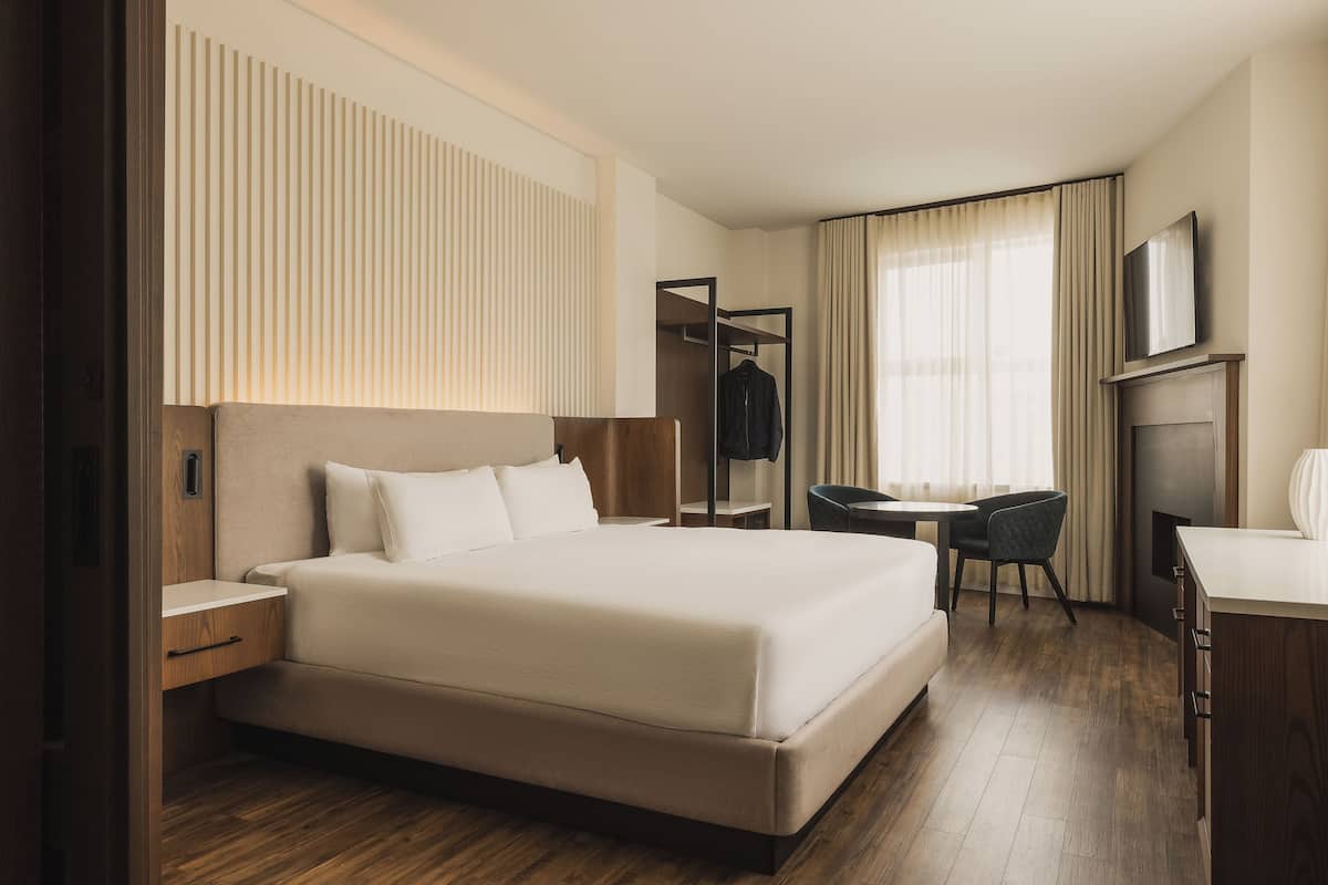 Luxury Room, 1 King Bed