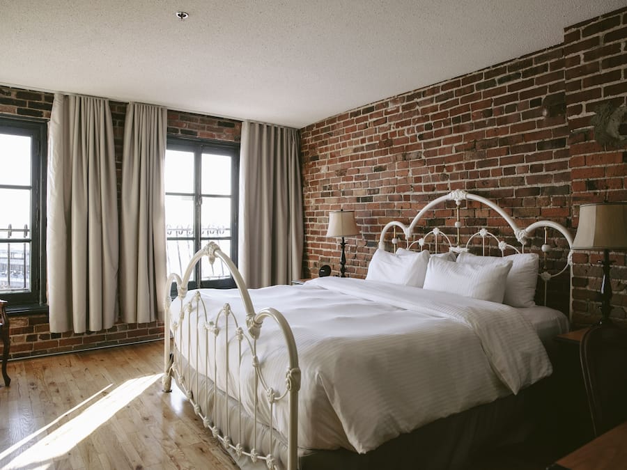 Signature kamer, 1 kingsize bed (River Front) | Italiaanse Frette-lakens, luxe beddengoed, een minibar