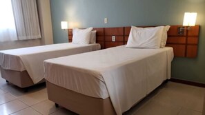 Superior Room, 2 Twin Beds | Desk, soundproofing, free WiFi, bed sheets - Vitória Praia (Vitoria)