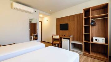 Superior Room, 2 Twin Beds | Desk, soundproofing, free WiFi, bed sheets