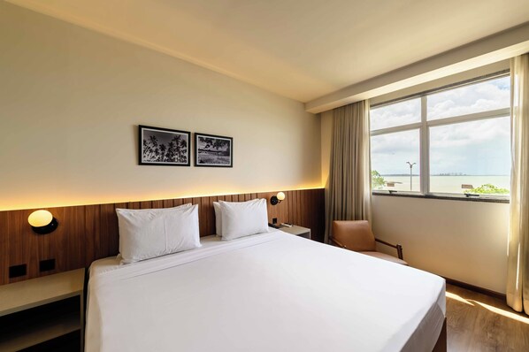 Deluxe Room, 1 King Bed | Desk, soundproofing, free WiFi, bed sheets