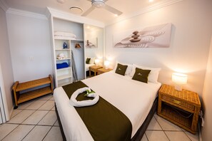 Apartemen, 1 kamar tidur | Meja kerja, kedap suara, dan setrika/meja setrika