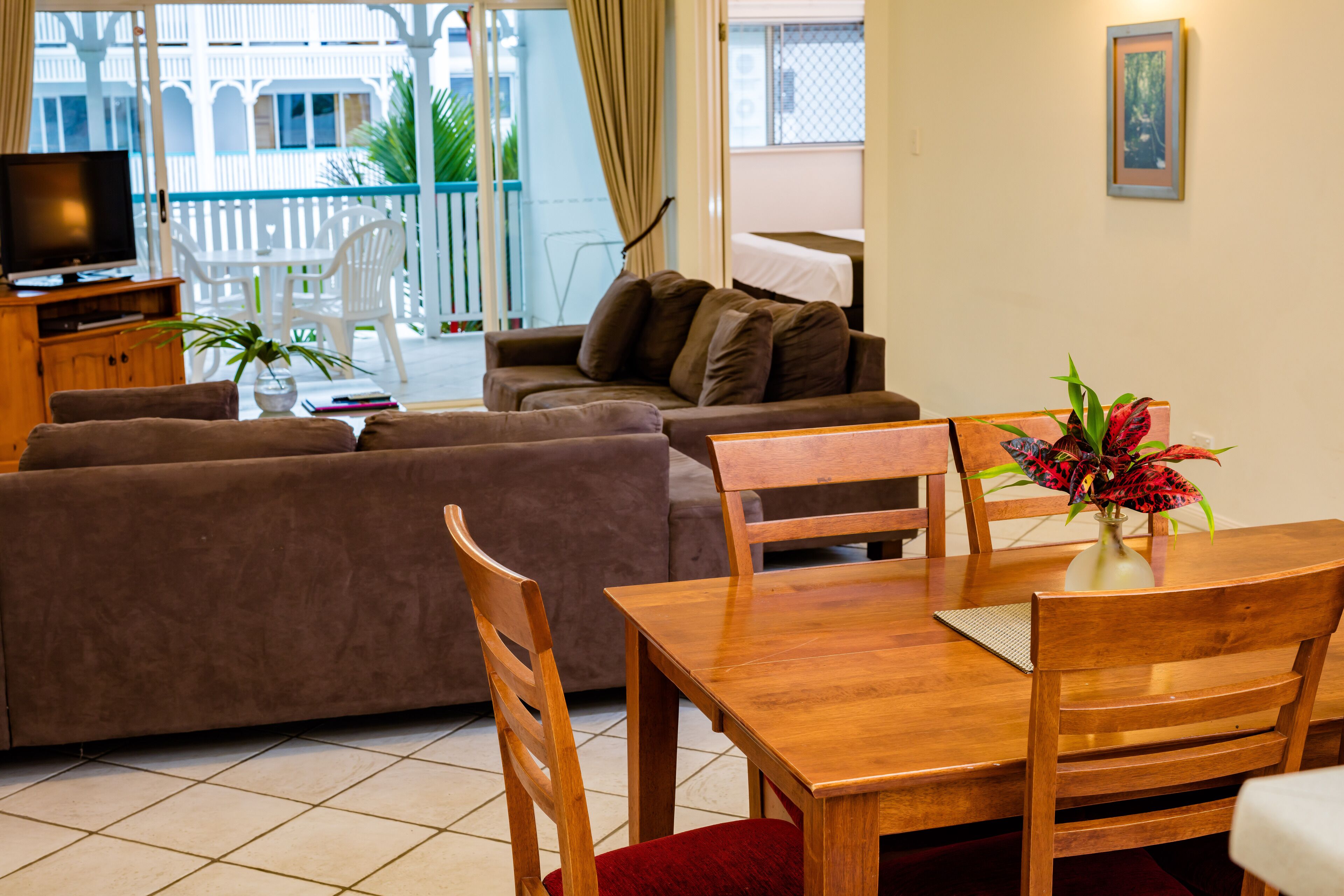 Apartment, 2 Bedrooms | Living area | 32-inch Smart TV with digital channels, TV, Netflix