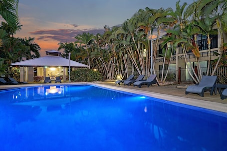 Outdoor pool, sun loungers
