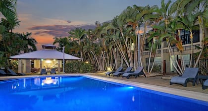 Trinity Beach Club Holiday Apartments