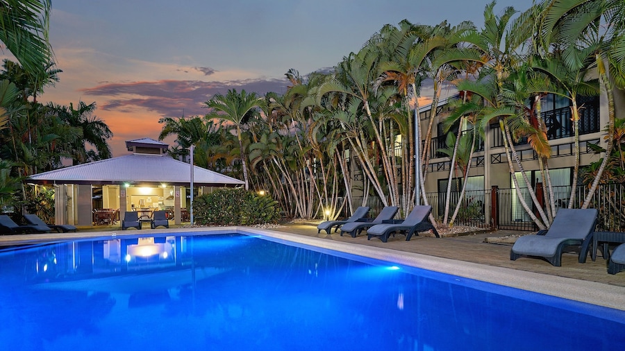 Trinity Beach Club Holiday Apartments