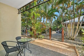 1 Bedroom | Courtyard view - Trinity Beach Club Holiday Apartments (Trinity Beach)