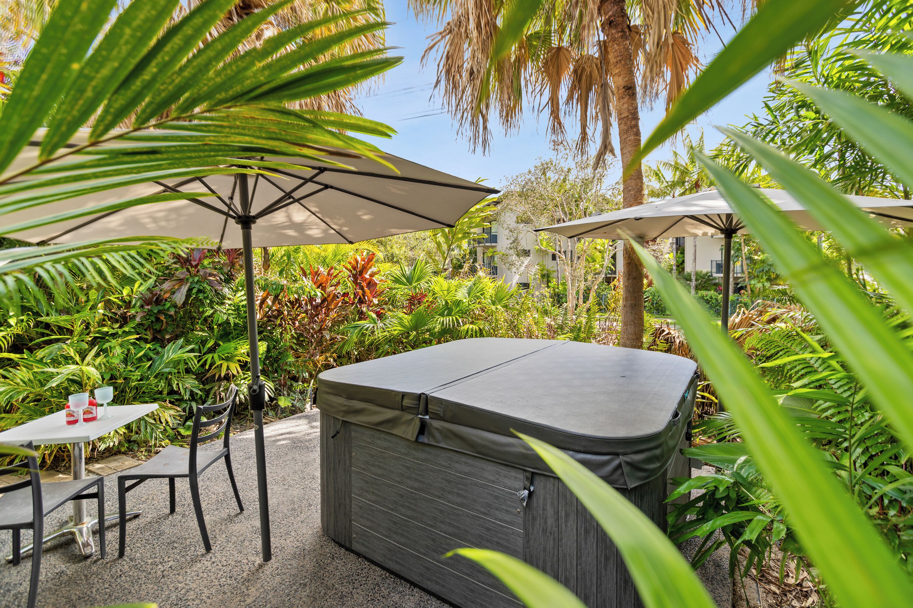 Outdoor spa tub